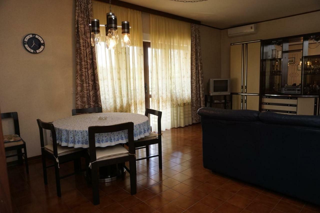 Mariella Hotel Basanija Ngoại thất bức ảnh