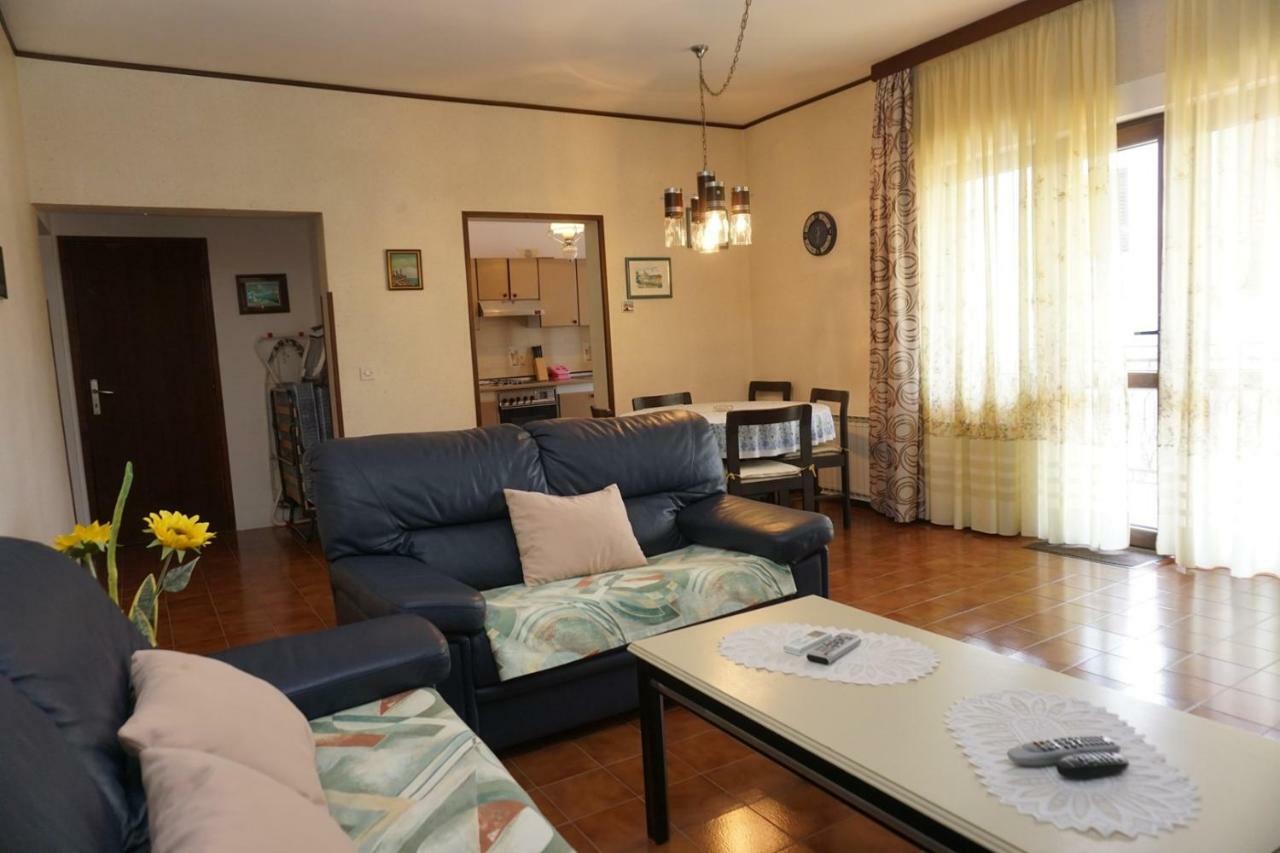 Mariella Hotel Basanija Ngoại thất bức ảnh