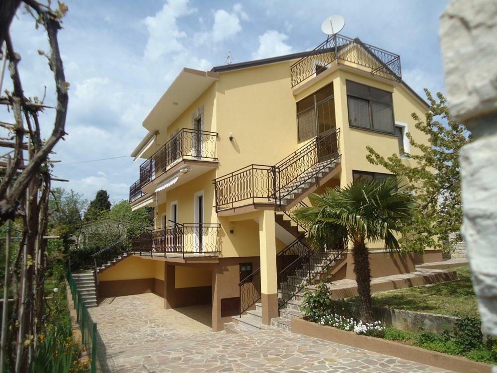 Mariella Hotel Basanija Ngoại thất bức ảnh